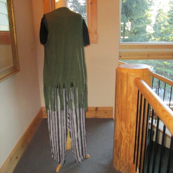 Lee David Striped Pants, Black Faded Glory Lacy Top & Fringe Shop Trends Vest - Picture 4 of 13